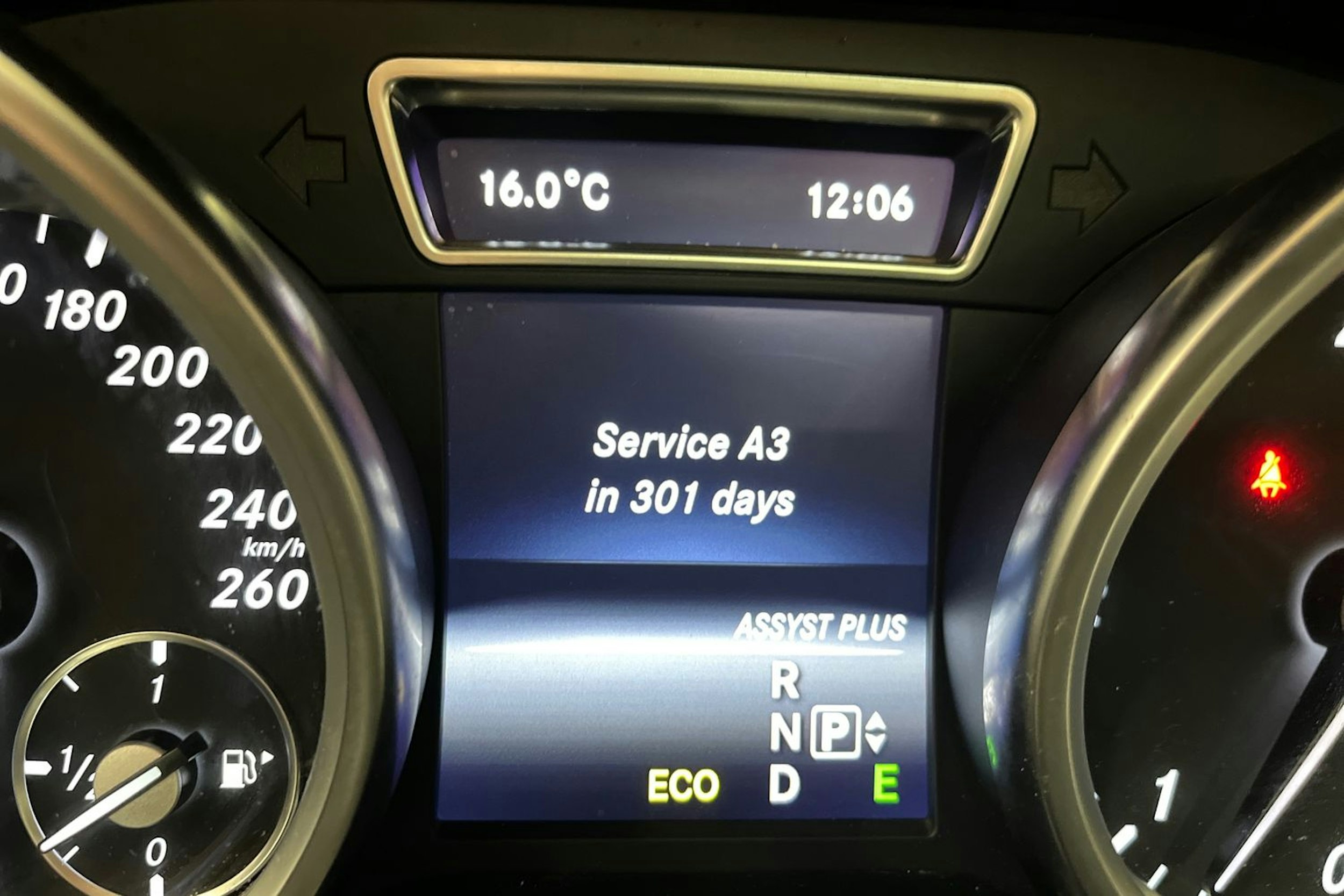 met. harmaa Mercedes-Benz ML 2014 kuva 17.