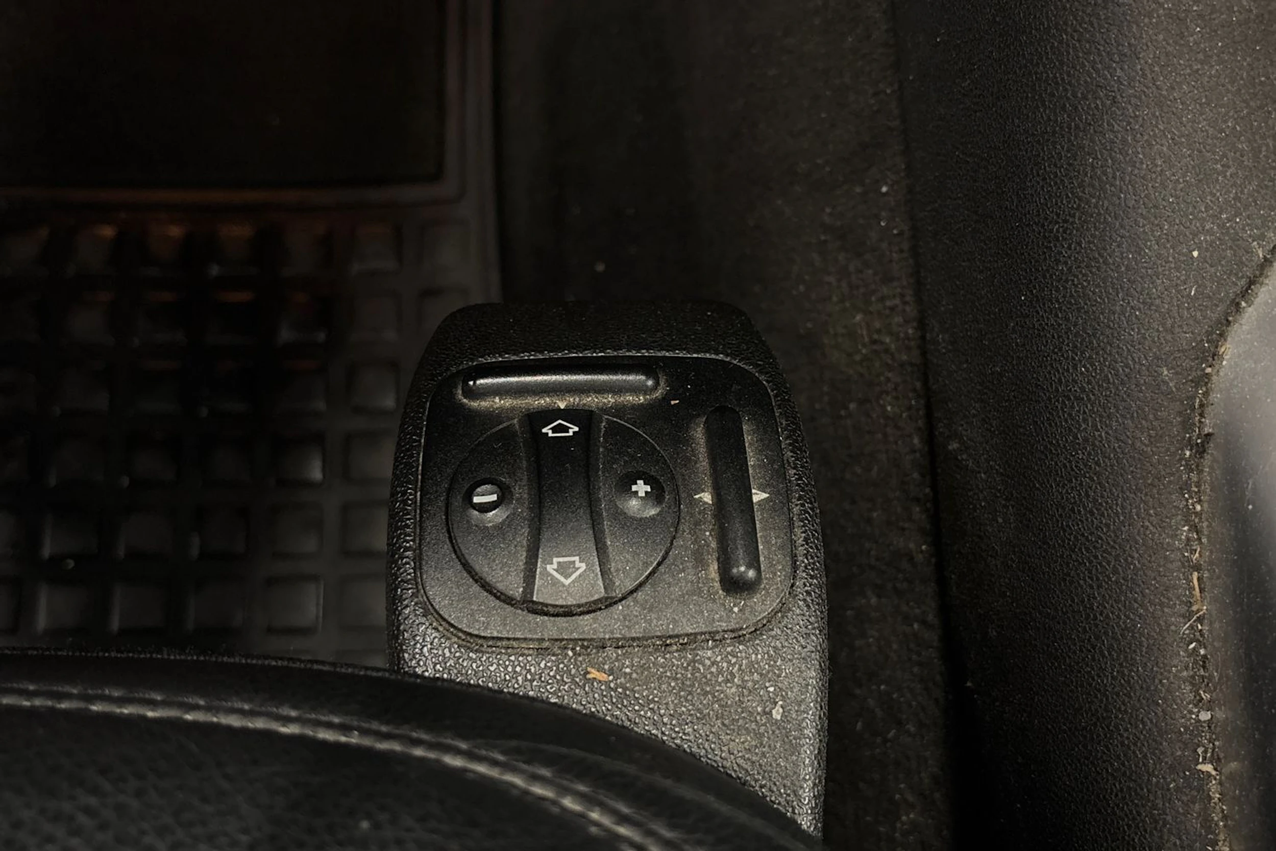 Musta Mercedes-Benz R 2006 kuva 14.