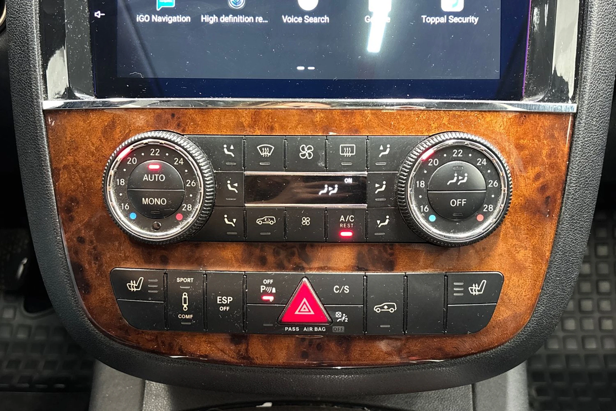 Musta Mercedes-Benz R 2006 kuva 26.