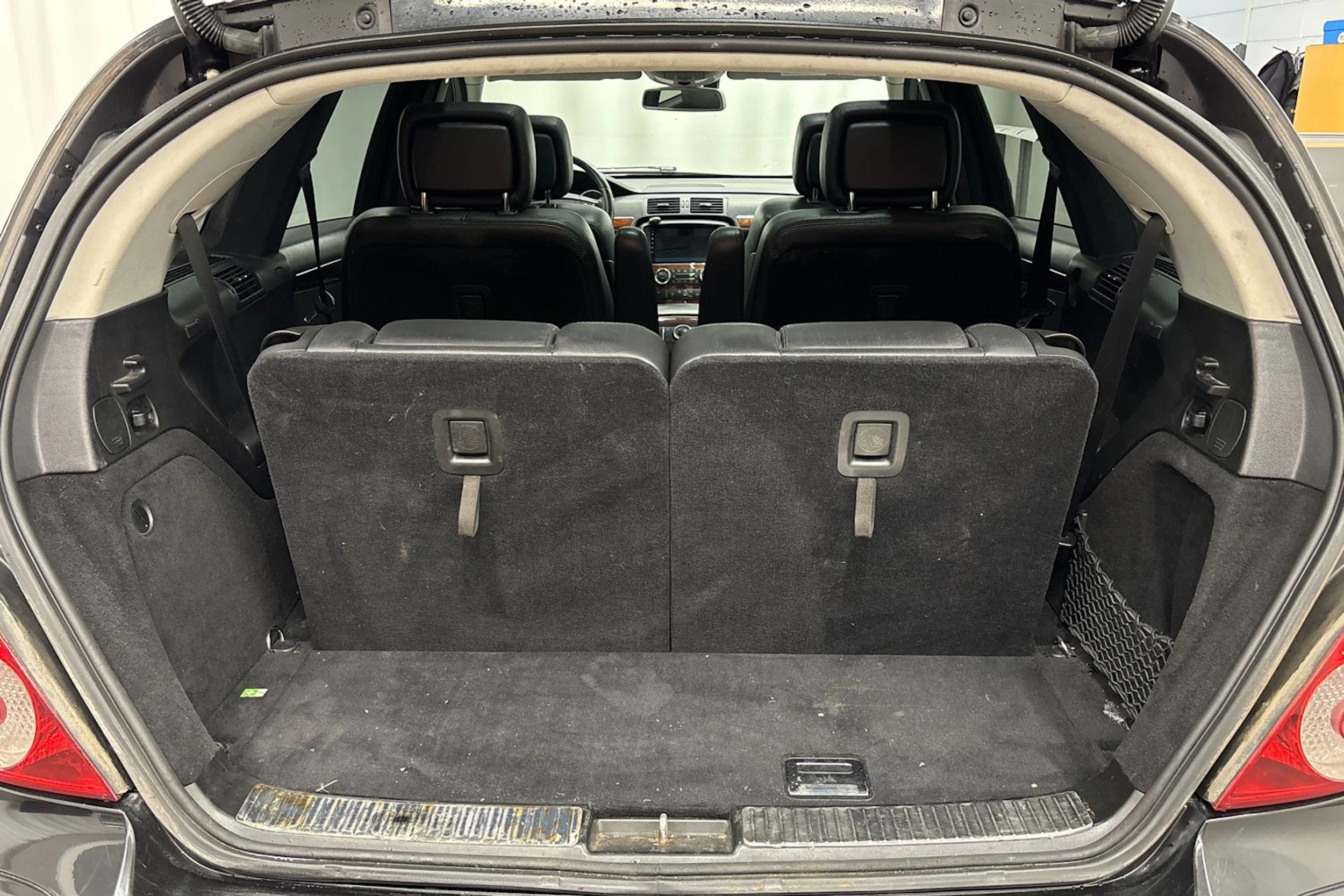 Musta Mercedes-Benz R 2006 kuva 27.