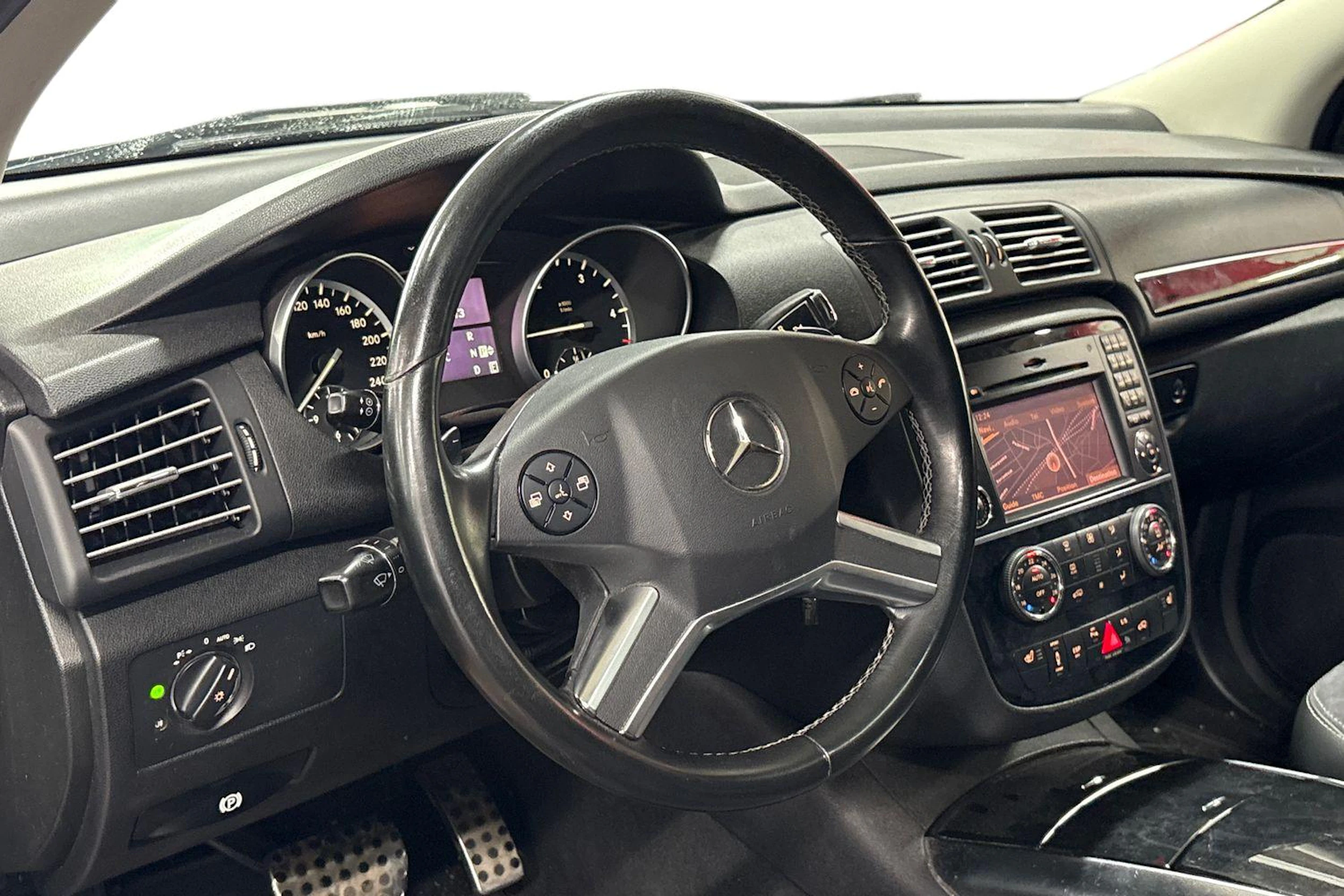 Harmaa Mercedes-Benz R 2011 kuva 3.