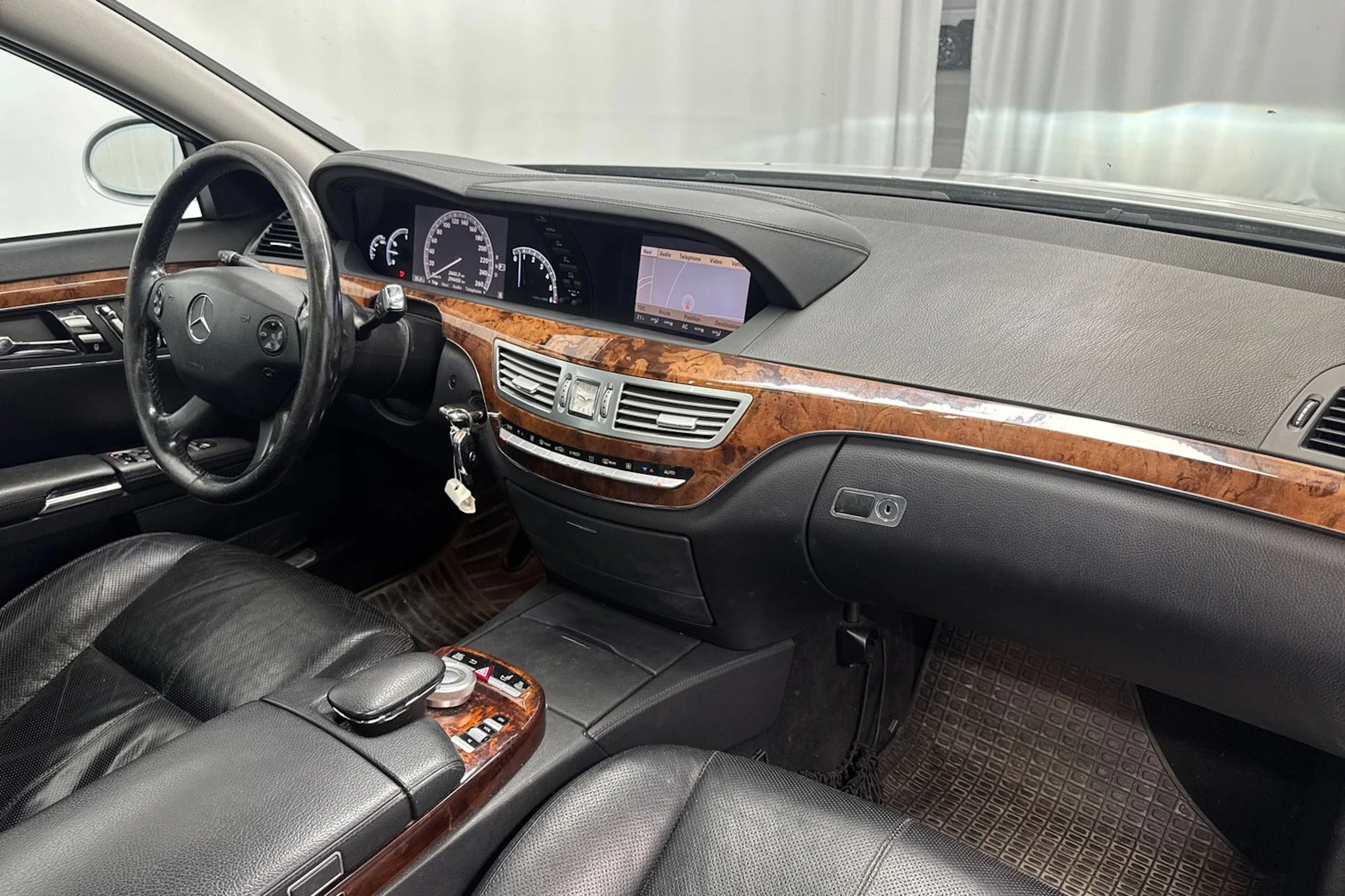hopea Mercedes-Benz S 2007 kuva 13.