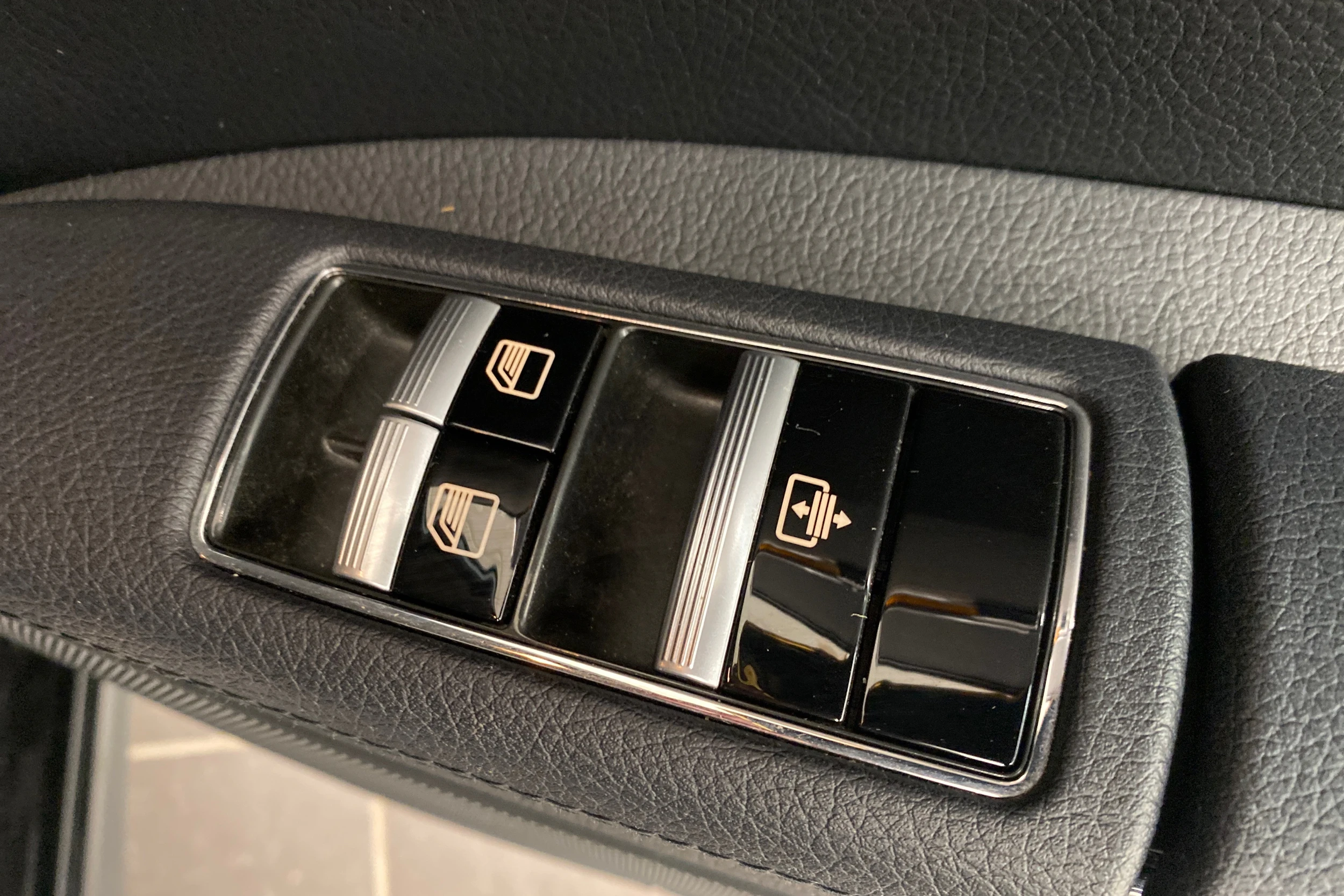 musta Mercedes-Benz S 2009 kuva 19.