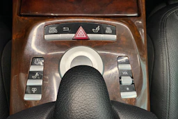 musta Mercedes-Benz S 2009 kuva 34.