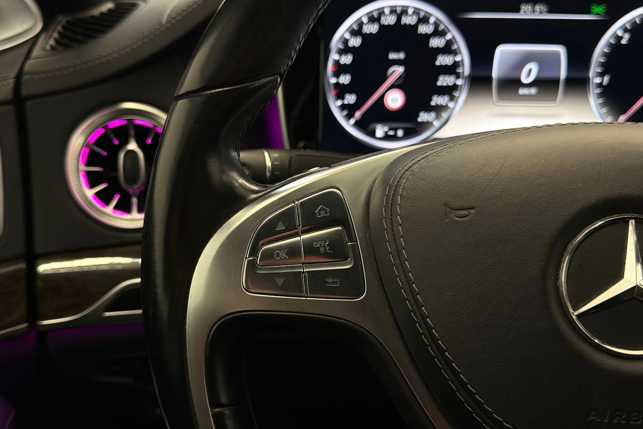 Harmaa Mercedes-Benz S 2013 kuva 13.