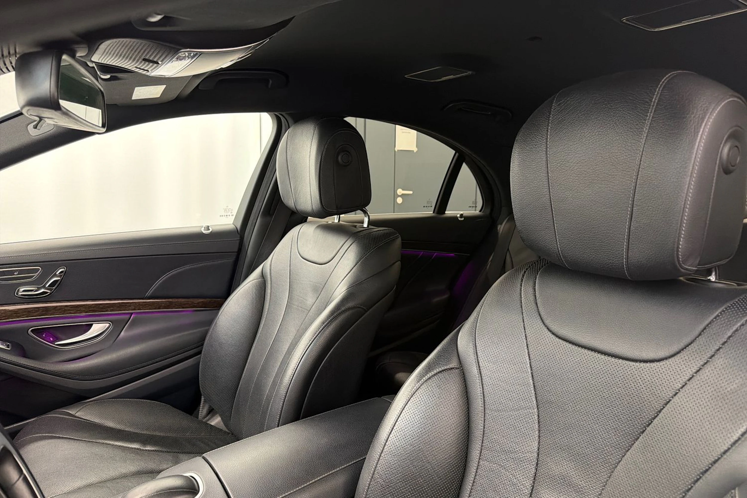 Harmaa Mercedes-Benz S 2013 kuva 22.