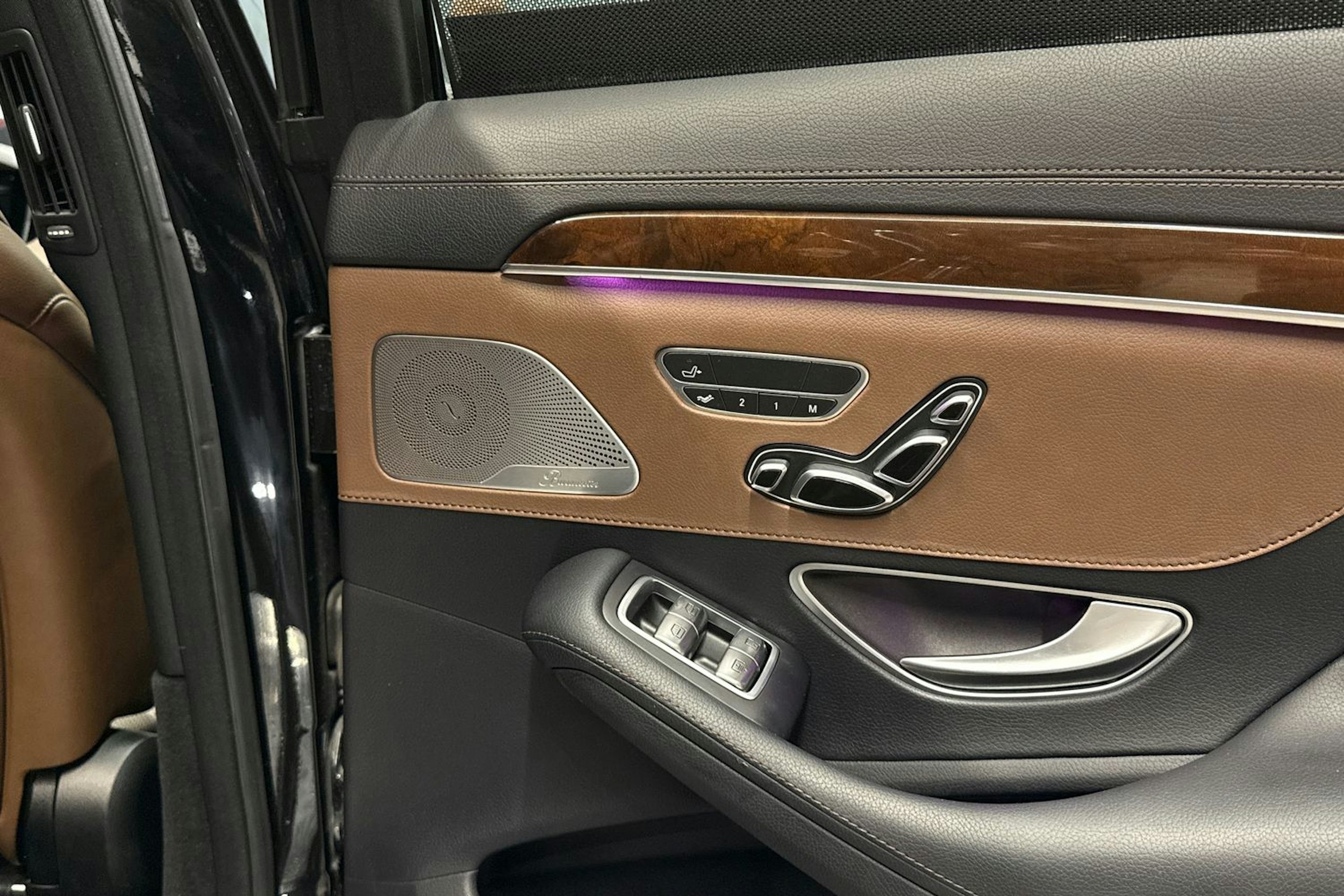 Musta Mercedes-Benz S 2014 kuva 19.