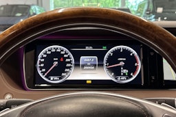 Musta Mercedes-Benz S 2014 kuva 23.