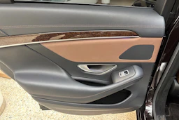 ruskea Mercedes-Benz S 2014 kuva 12.