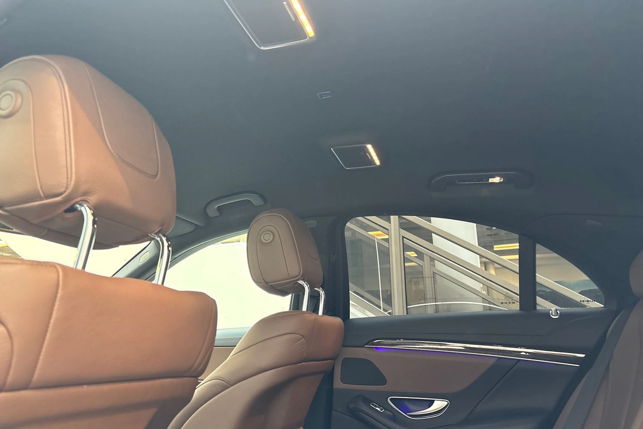ruskea Mercedes-Benz S 2014 kuva 13.