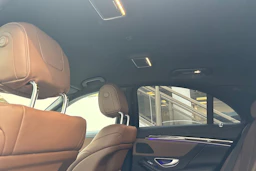 ruskea Mercedes-Benz S 2014 kuva 13.