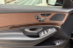 ruskea Mercedes-Benz S 2014 kuva 16.