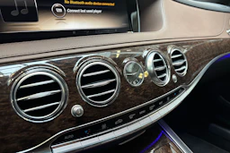 ruskea Mercedes-Benz S 2014 kuva 22.