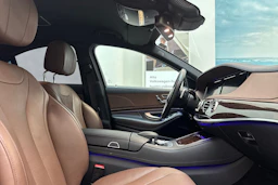 ruskea Mercedes-Benz S 2014 kuva 27.
