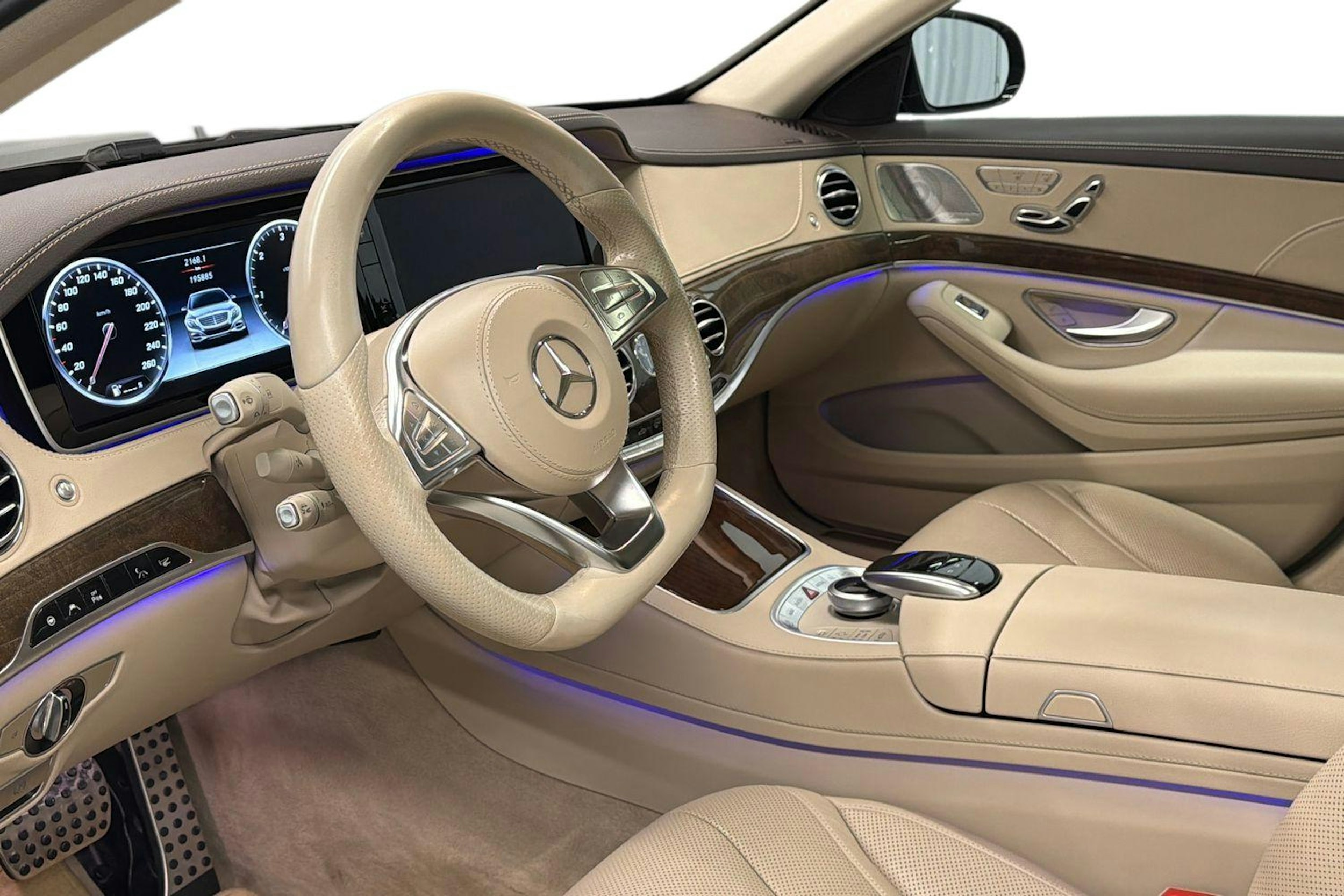 musta Mercedes-Benz S 2016 kuva 7.