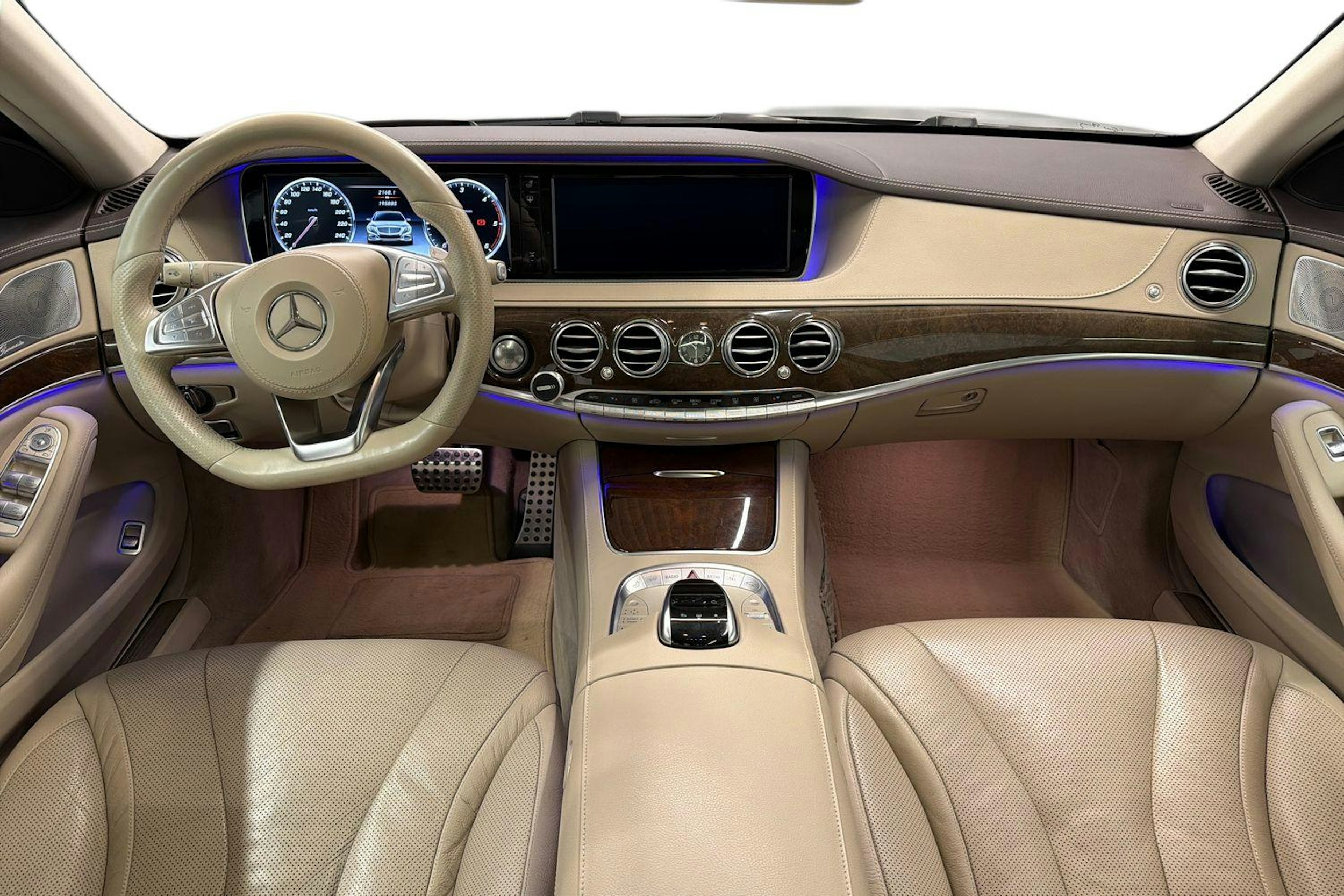 musta Mercedes-Benz S 2016 kuva 9.