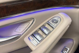 musta Mercedes-Benz S 2016 kuva 15.