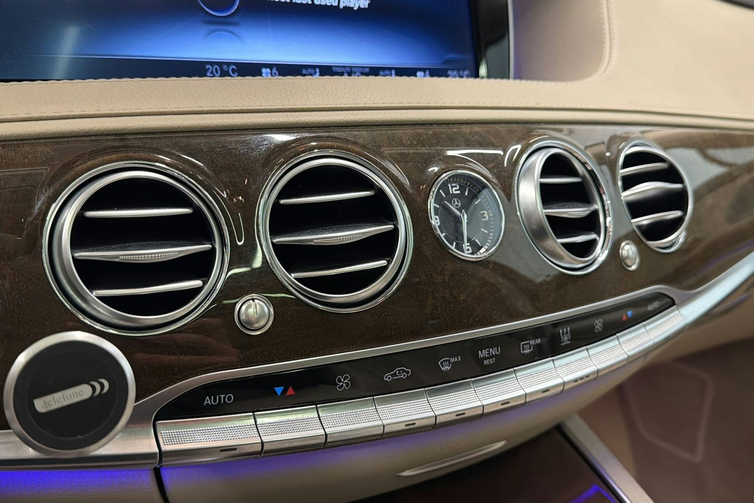 musta Mercedes-Benz S 2016 kuva 20.