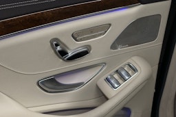 musta Mercedes-Benz S 2016 kuva 25.