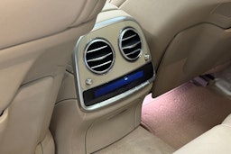 musta Mercedes-Benz S 2016 kuva 26.