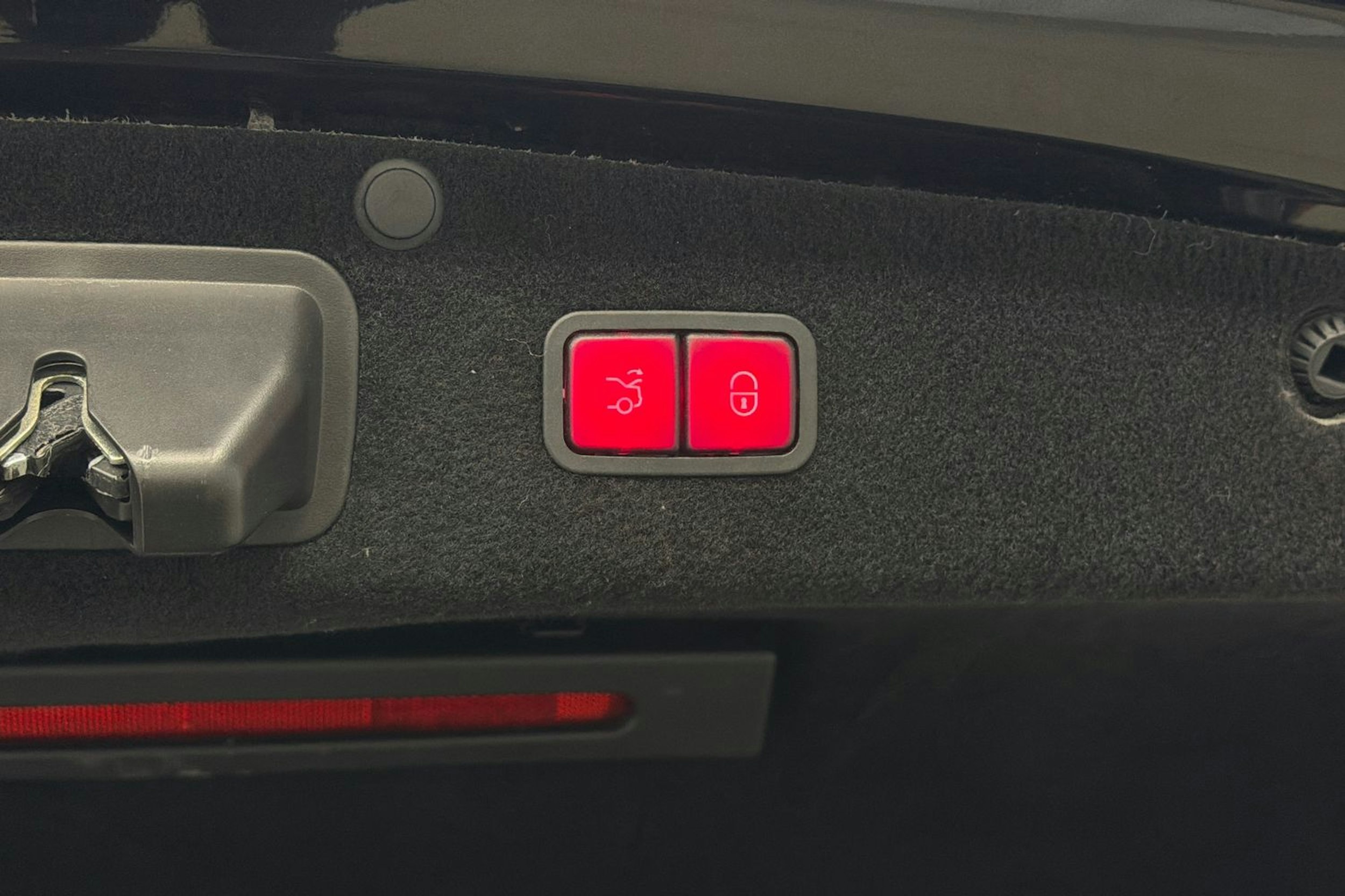 musta Mercedes-Benz S 2016 kuva 28.