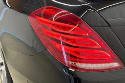 musta Mercedes-Benz S 2016 kuva 37.