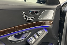 met. harmaa Mercedes-Benz S 2019 kuva 16.