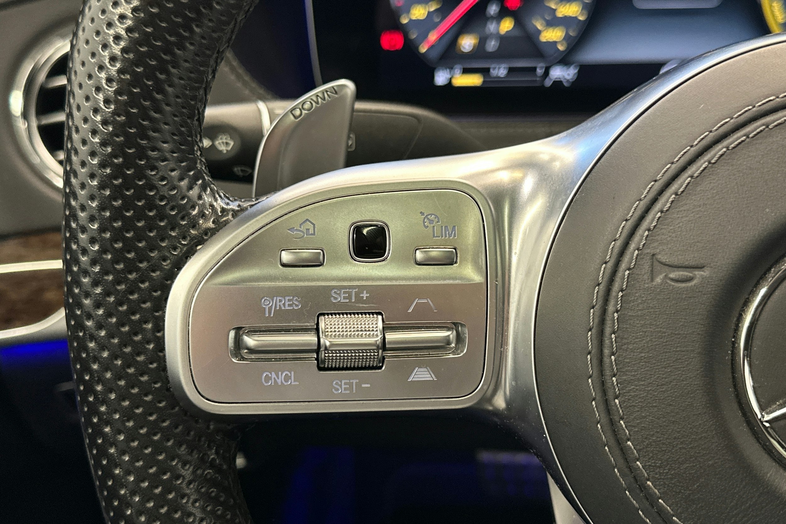 met. harmaa Mercedes-Benz S 2019 kuva 19.