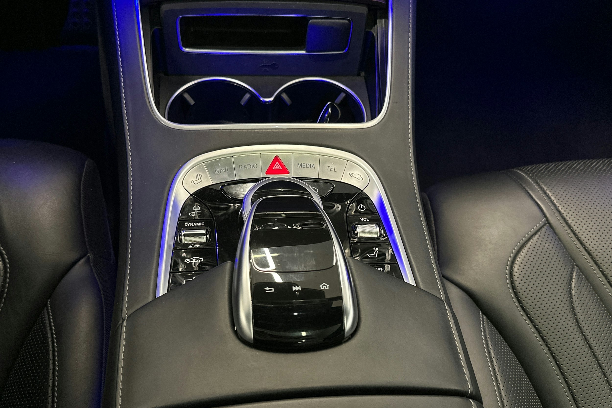 met. harmaa Mercedes-Benz S 2019 kuva 30.