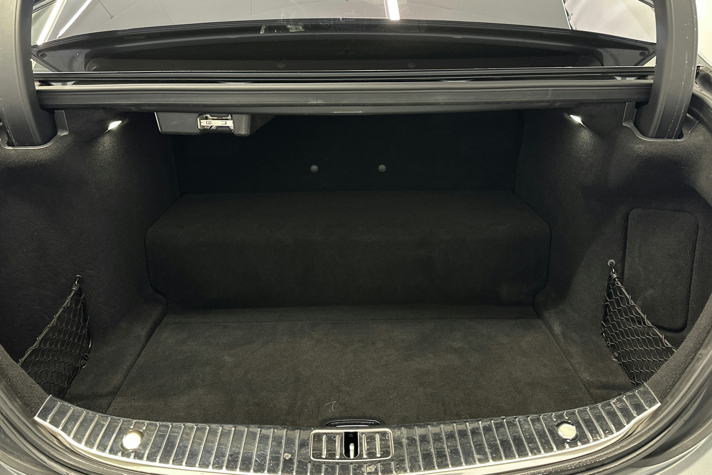 met. harmaa Mercedes-Benz S 2019 kuva 33.