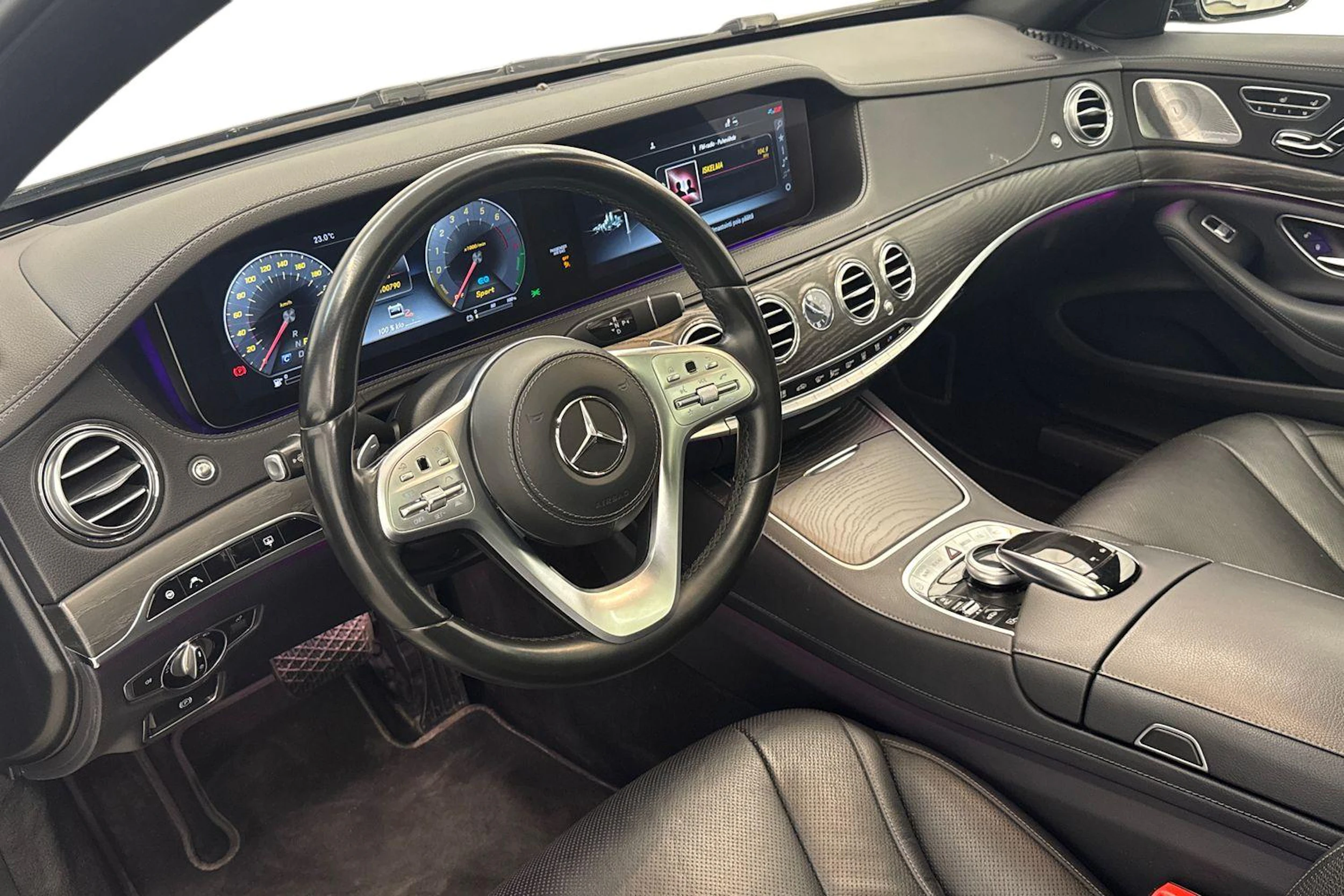 Musta Mercedes-Benz S 2019 kuva 6.