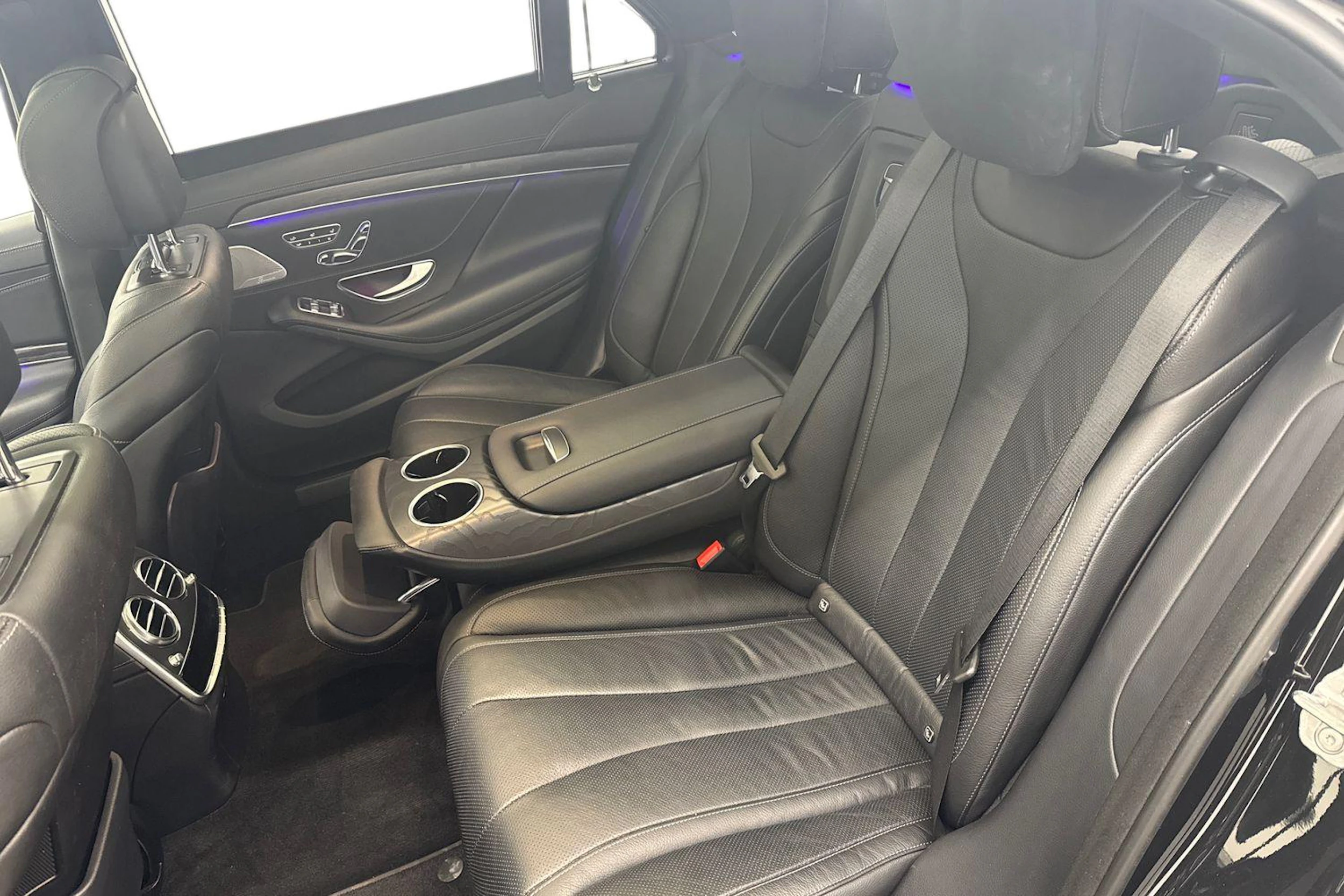 Musta Mercedes-Benz S 2019 kuva 8.