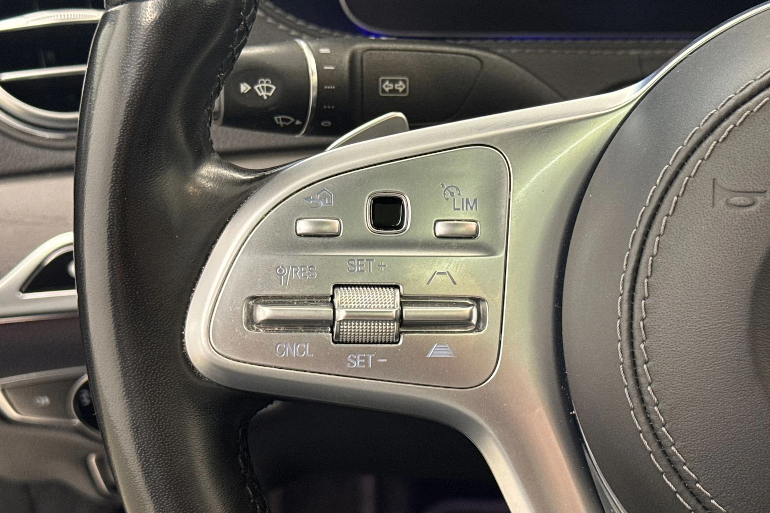 Musta Mercedes-Benz S 2019 kuva 18.