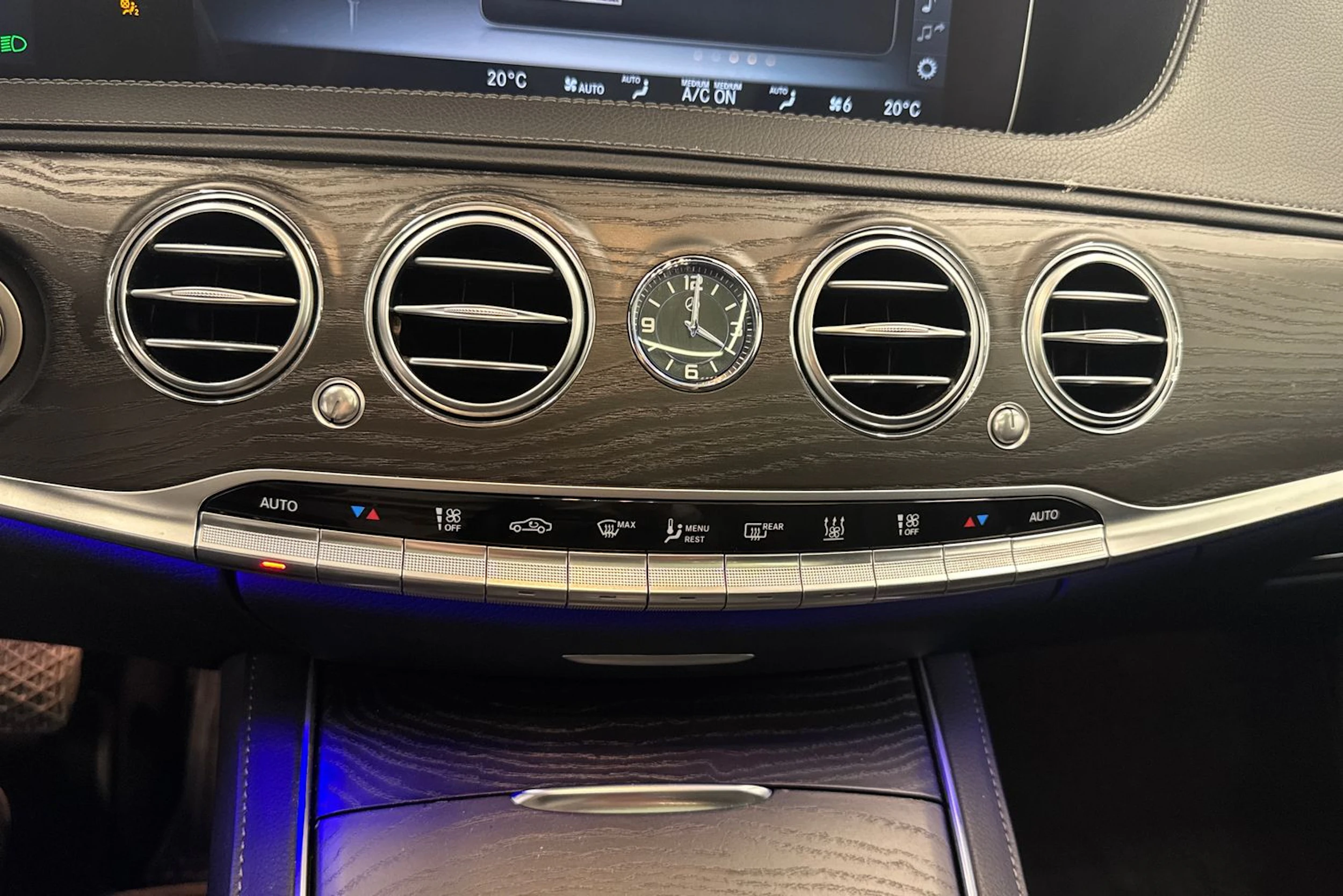 Musta Mercedes-Benz S 2019 kuva 20.