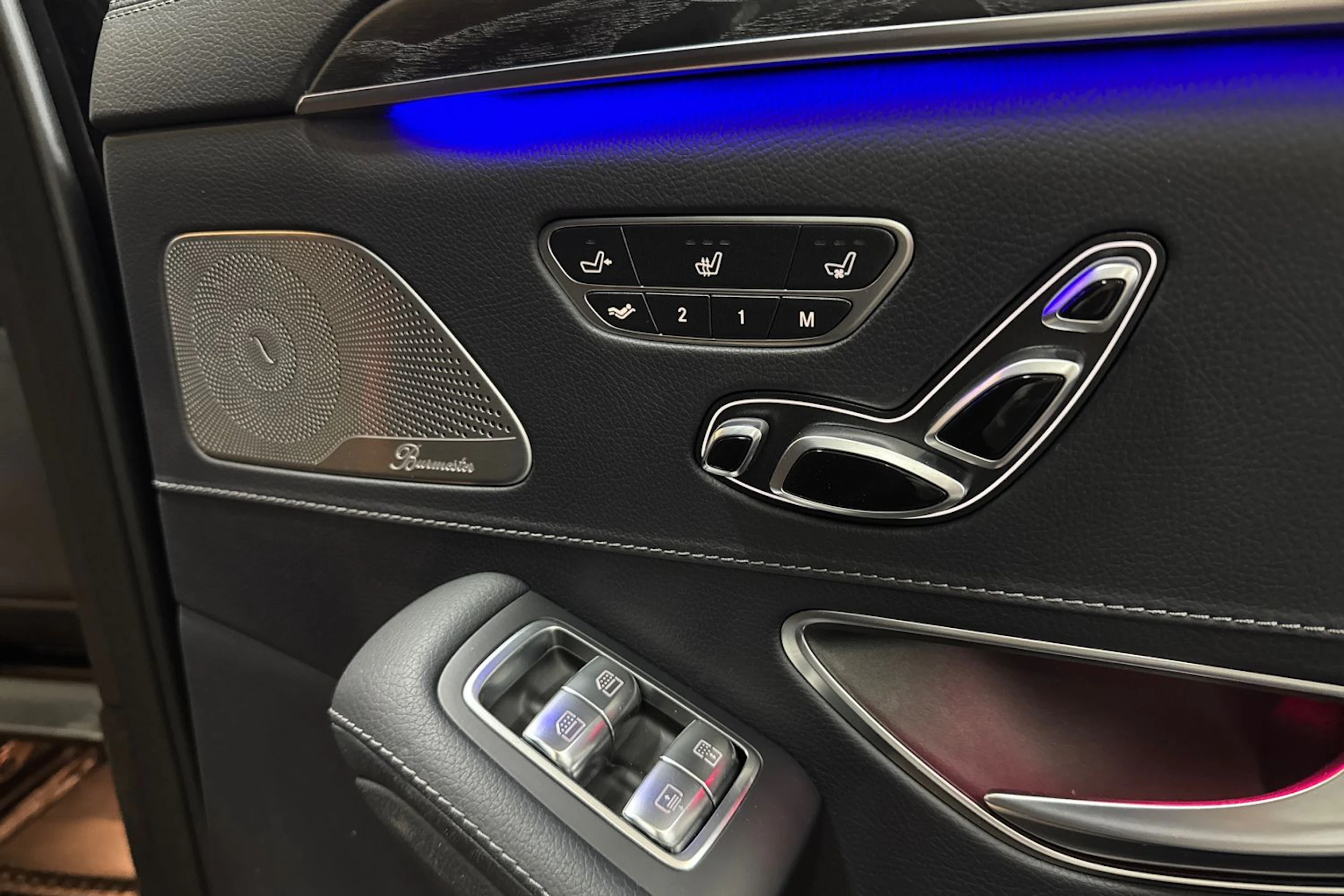 Musta Mercedes-Benz S 2019 kuva 31.