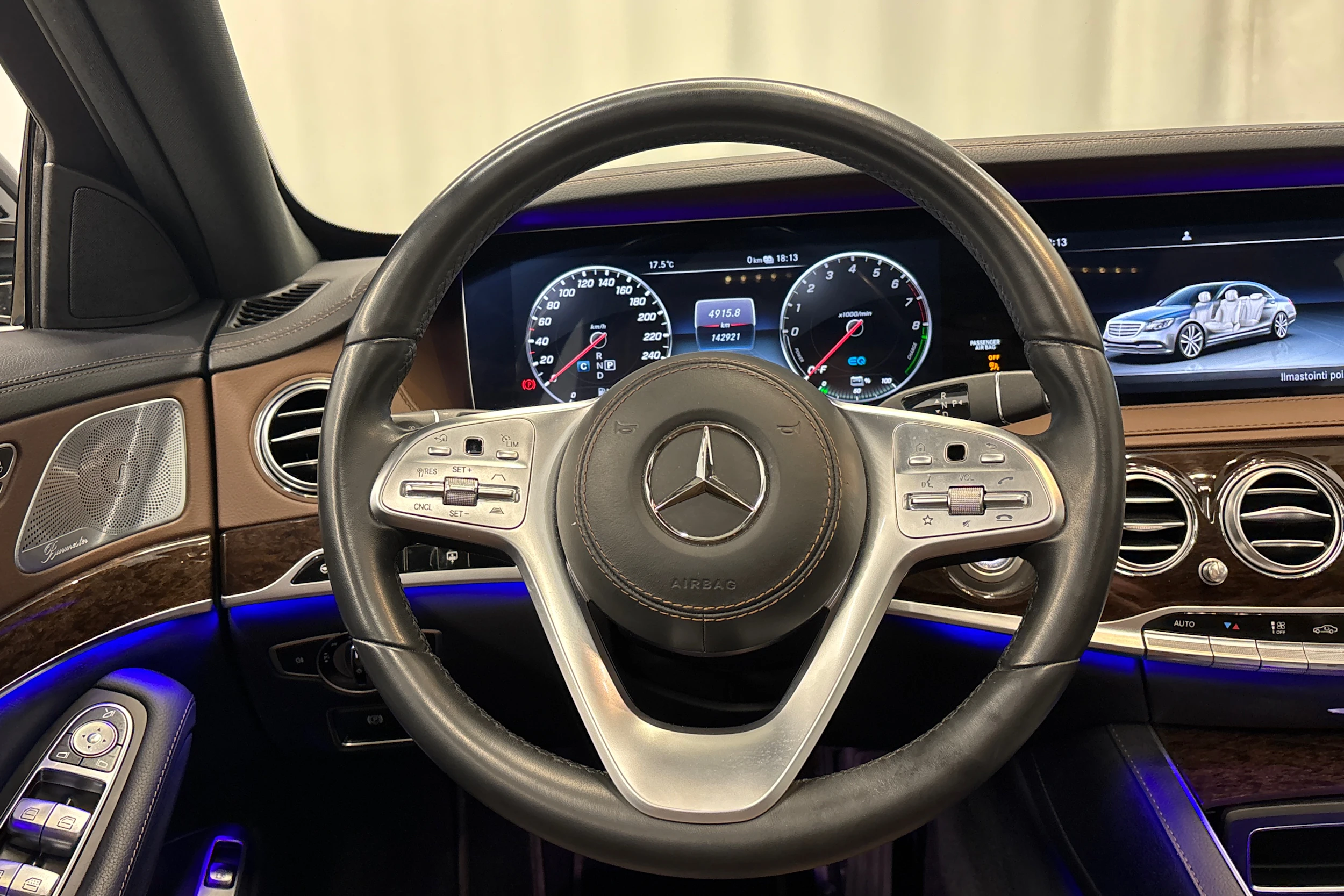 musta Mercedes-Benz S 2019 kuva 13.