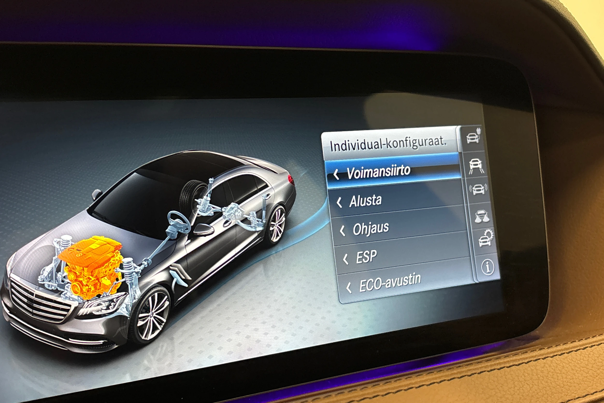 musta Mercedes-Benz S 2019 kuva 22.