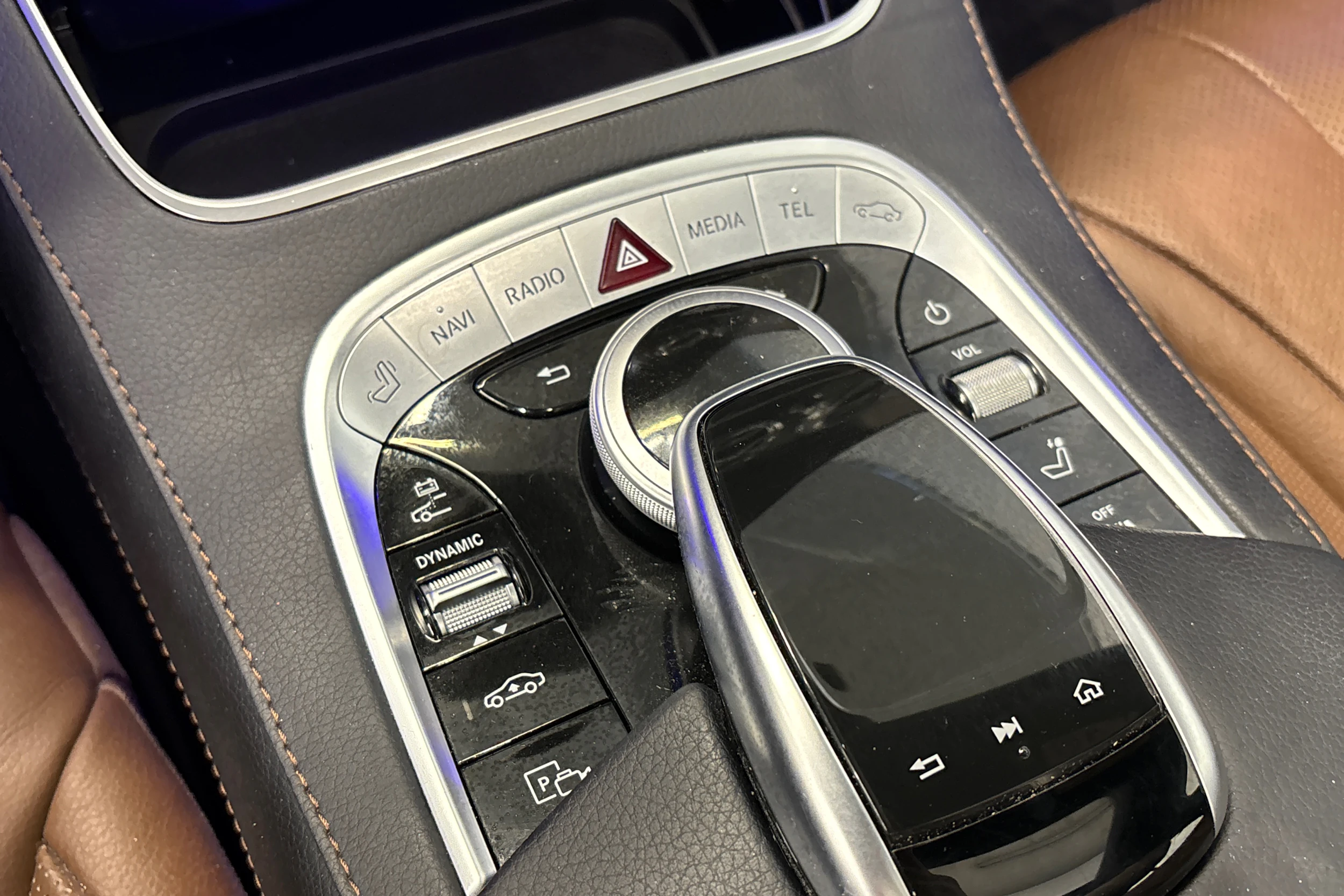 musta Mercedes-Benz S 2019 kuva 25.