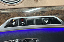 musta Mercedes-Benz S 2019 kuva 29.