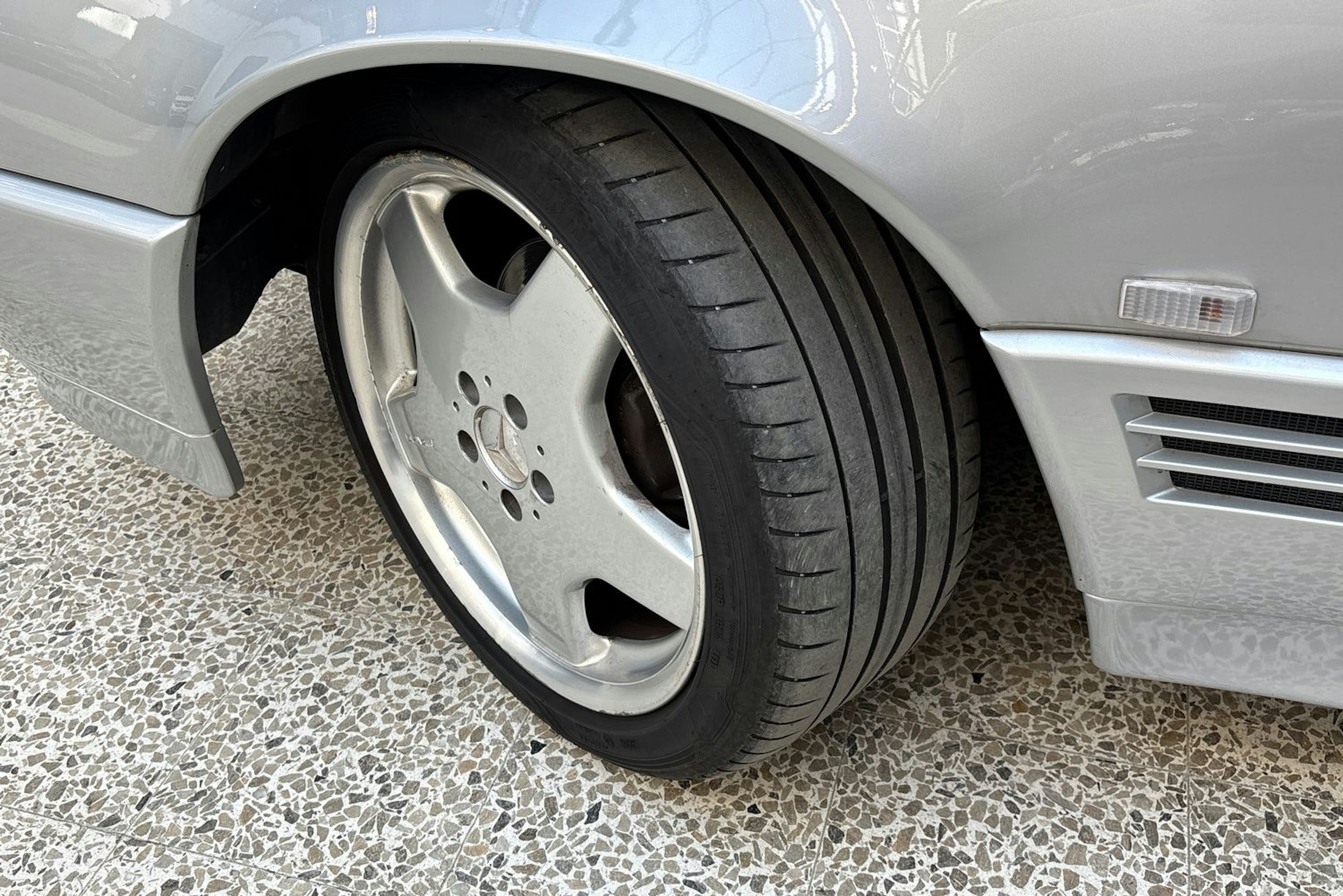 met. harmaa Mercedes-Benz SL 1993 kuva 10.