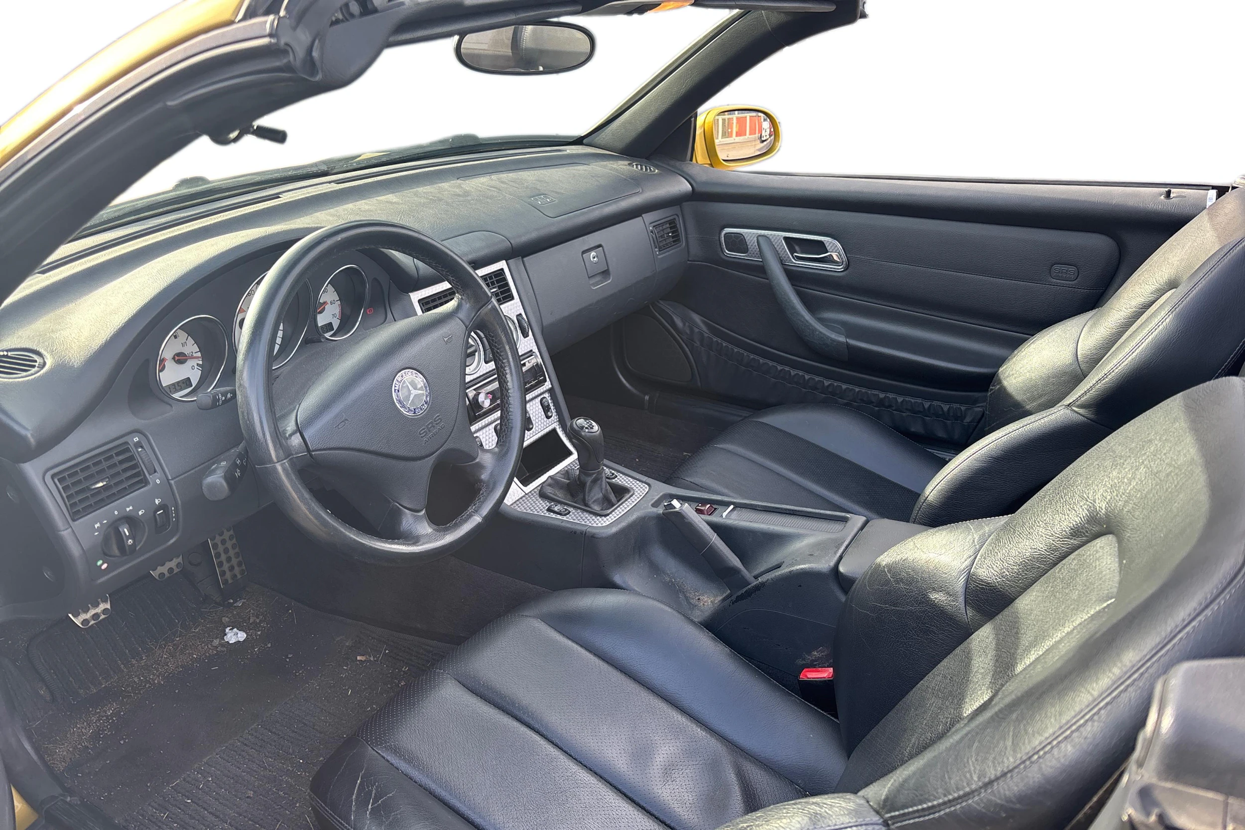 keltainen Mercedes-Benz SLK 2001 kuva 3.