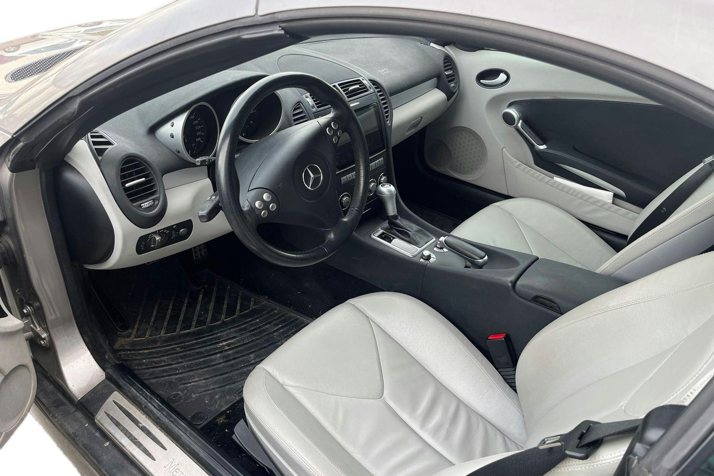 harmaa Mercedes-Benz SLK 2005 kuva 3.