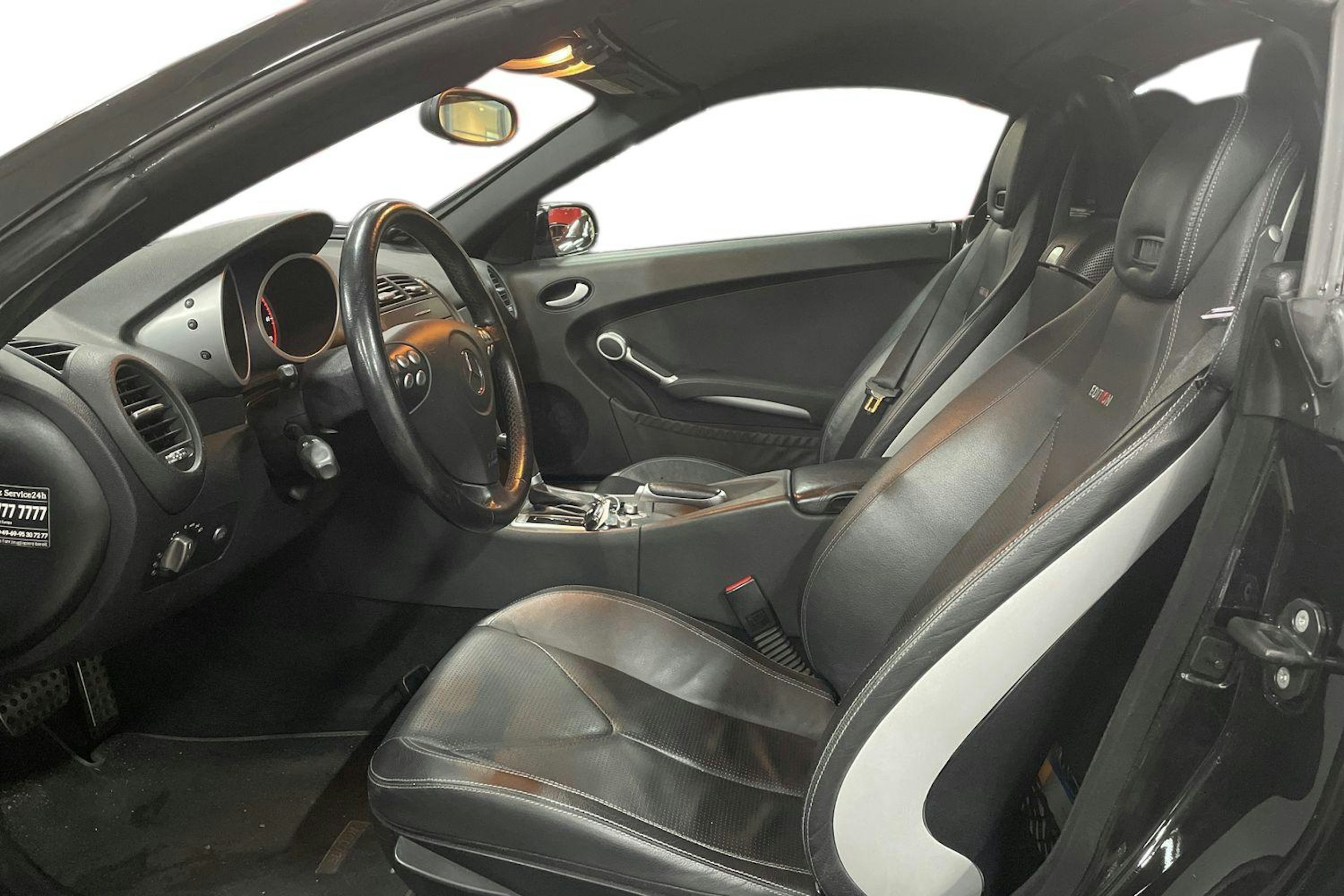 Musta Mercedes-Benz SLK 2007 kuva 9.