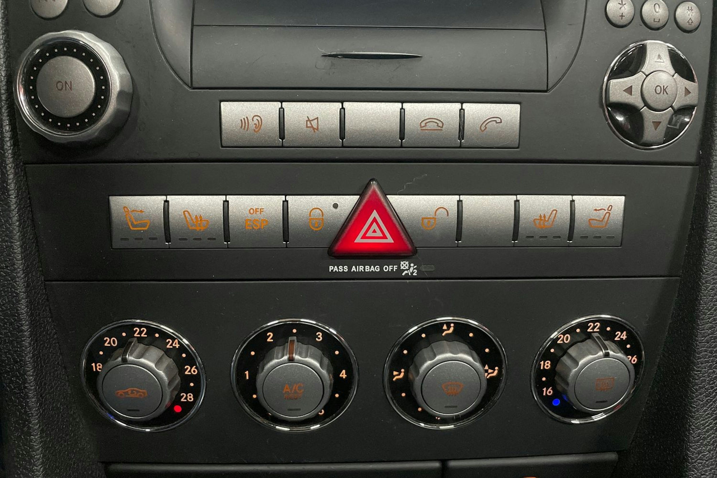 Musta Mercedes-Benz SLK 2007 kuva 20.