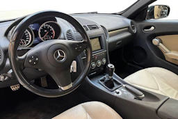 musta Mercedes-Benz SLK 2011 kuva 6.
