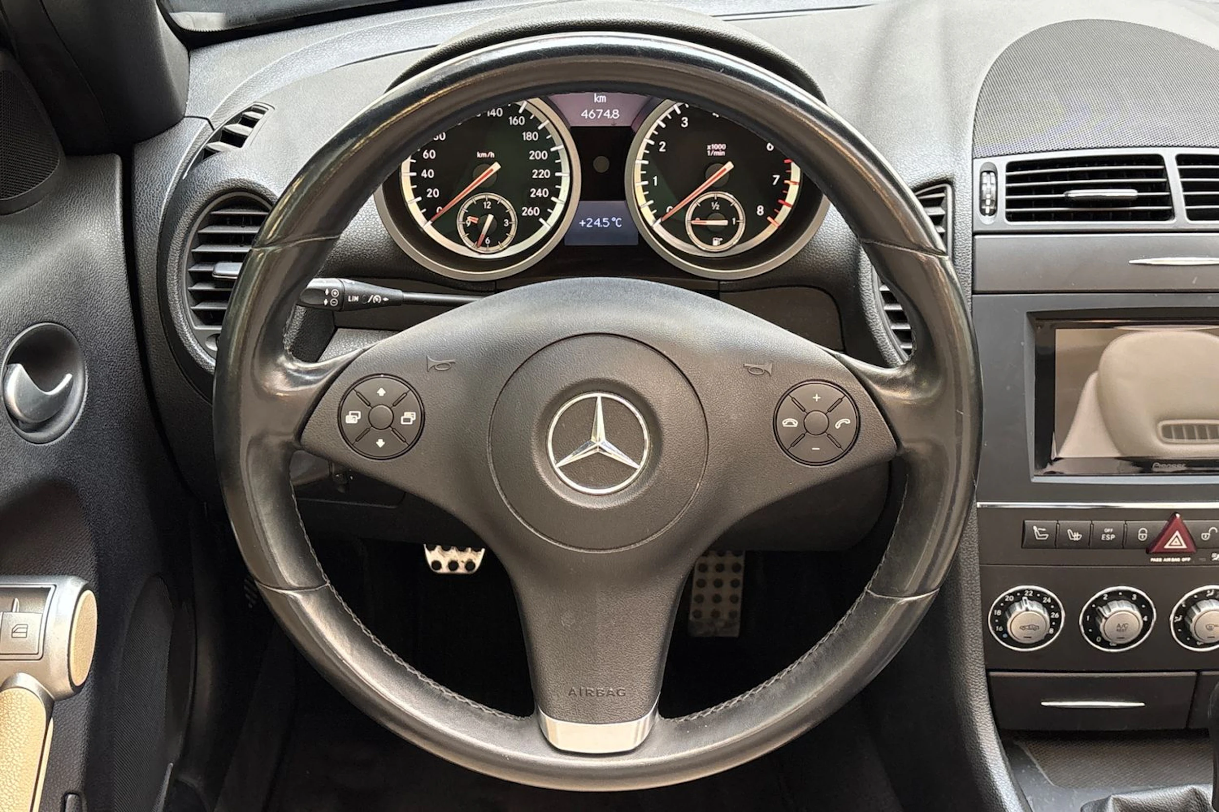 musta Mercedes-Benz SLK 2011 kuva 14.