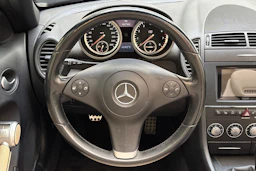 musta Mercedes-Benz SLK 2011 kuva 14.