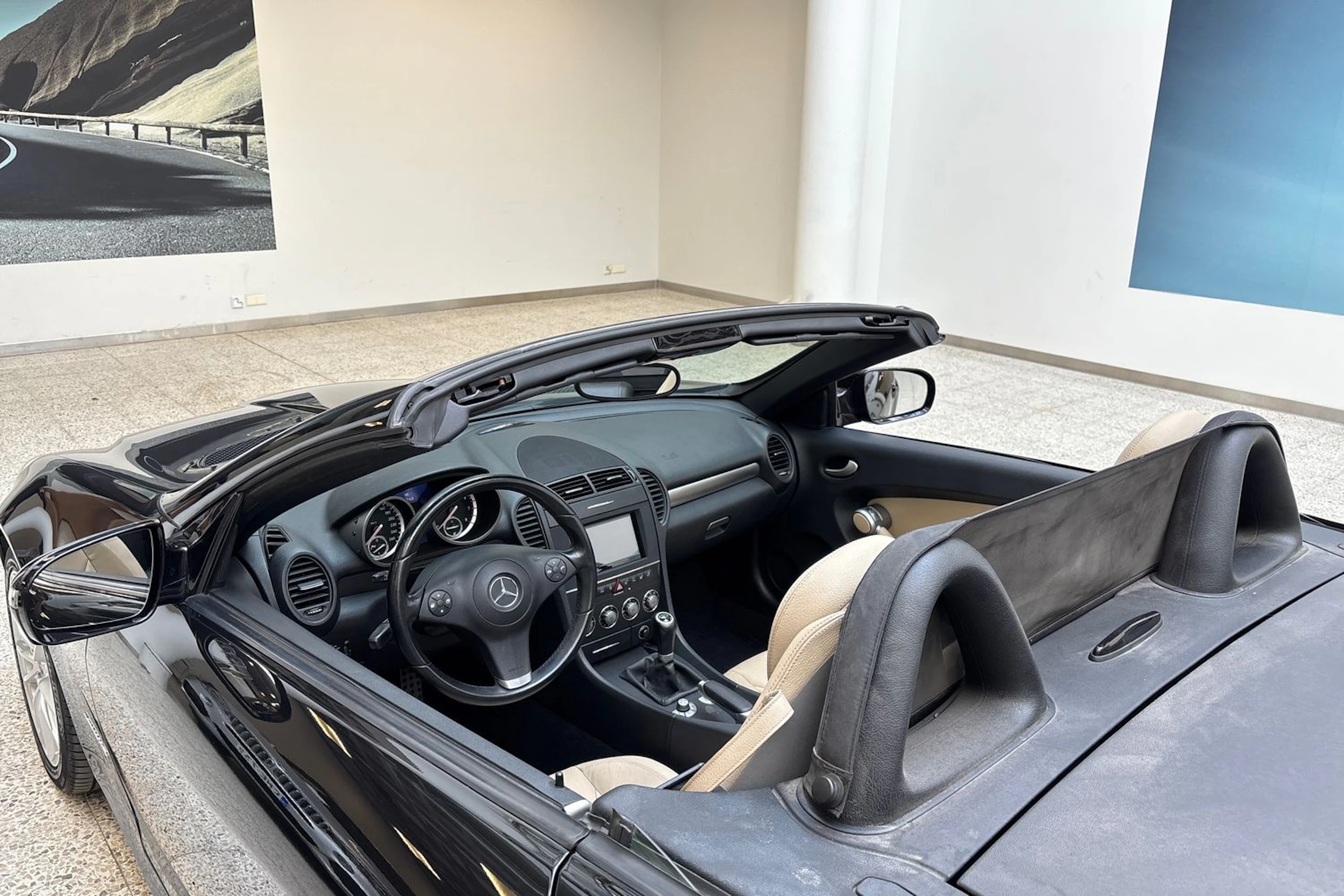 musta Mercedes-Benz SLK 2011 kuva 18.