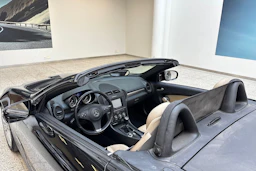 musta Mercedes-Benz SLK 2011 kuva 18.