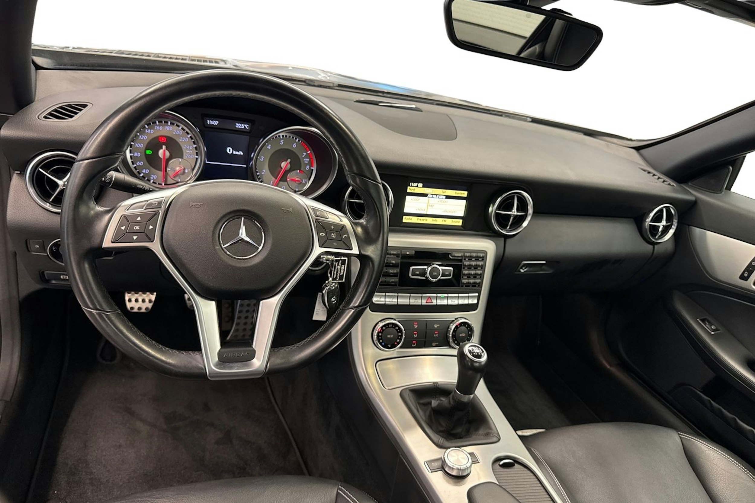harmaa Mercedes-Benz SLK 2012 kuva 9.